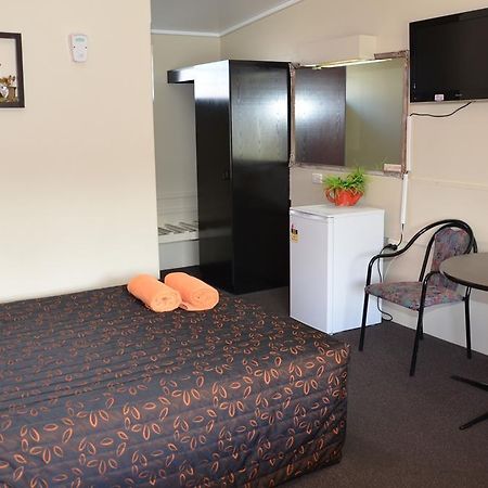 Warwick Motor Inn エクステリア 写真