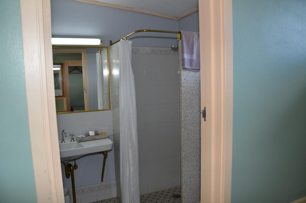 Warwick Motor Inn エクステリア 写真